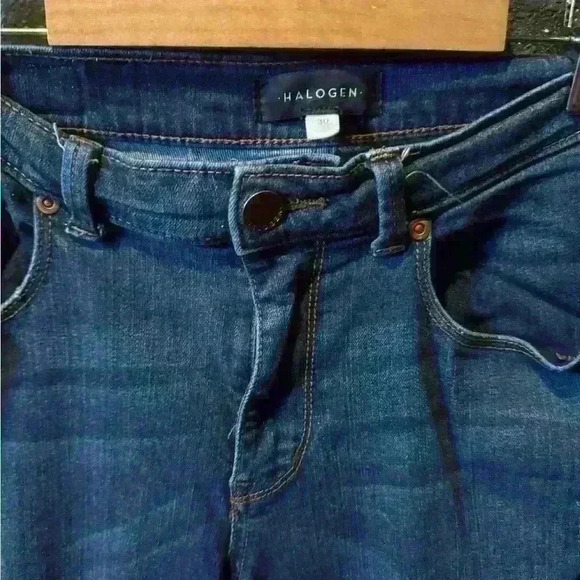 Women’s Halogen Dark Wash Crop Flare Jeans Size 30 - Picture 3 of 6